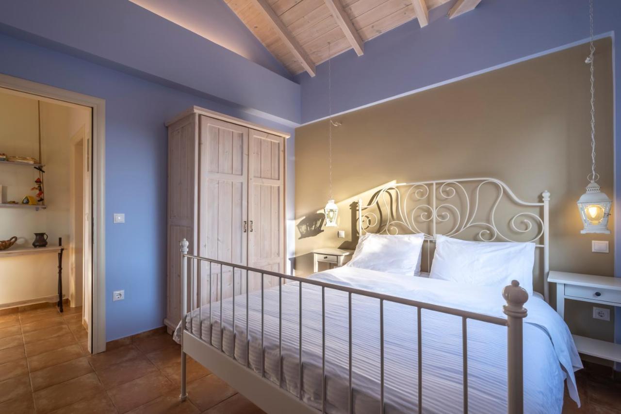 Chamaloni Cottages Finikounta Bagian luar foto
