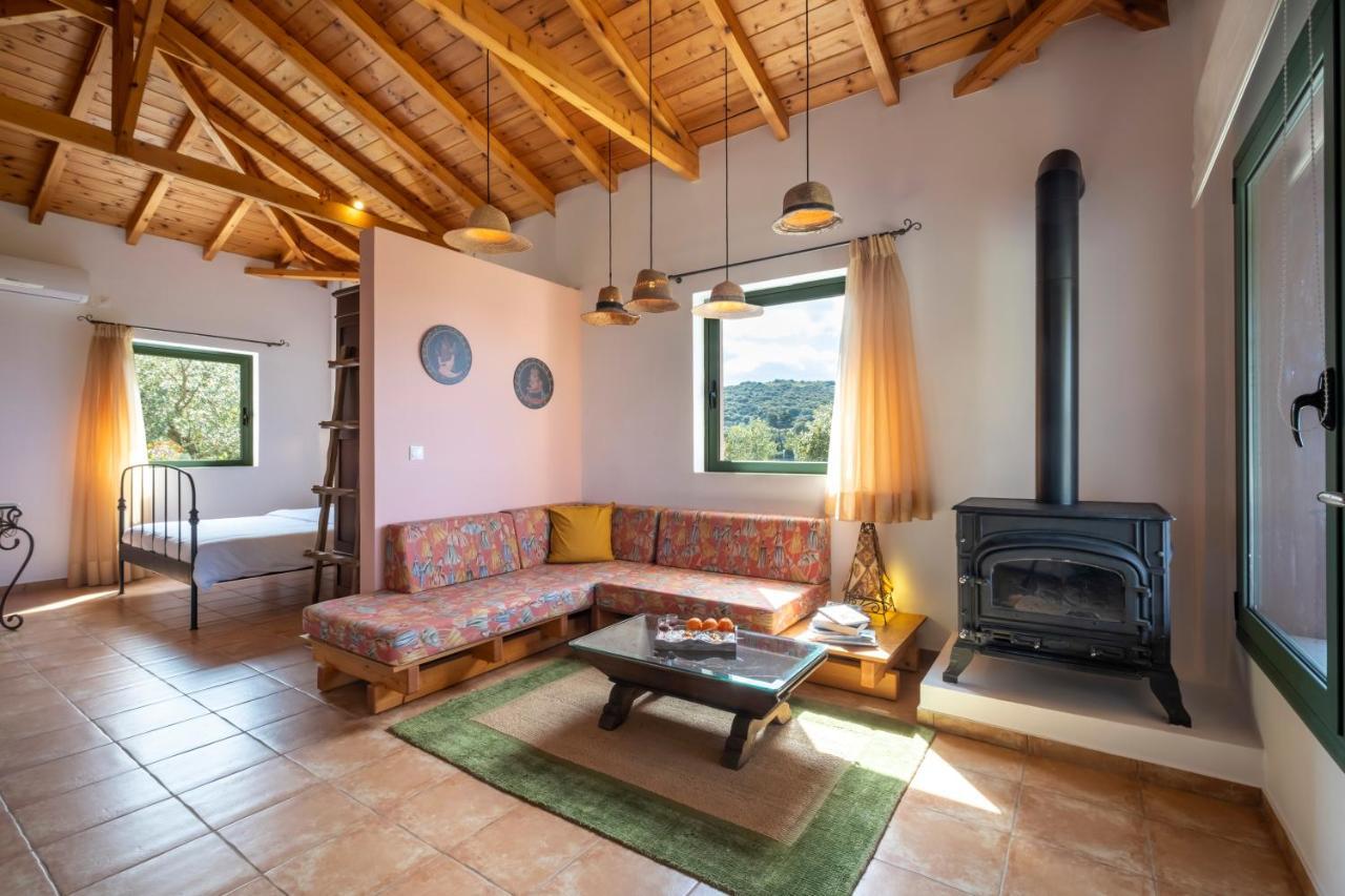 Chamaloni Cottages Finikounta Bagian luar foto