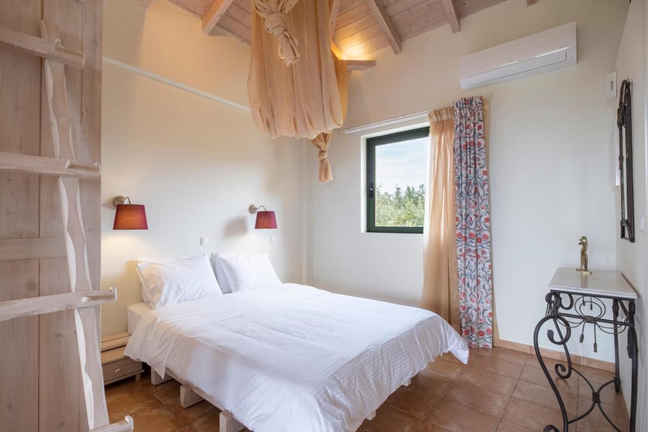 Chamaloni Cottages Finikounta Bagian luar foto
