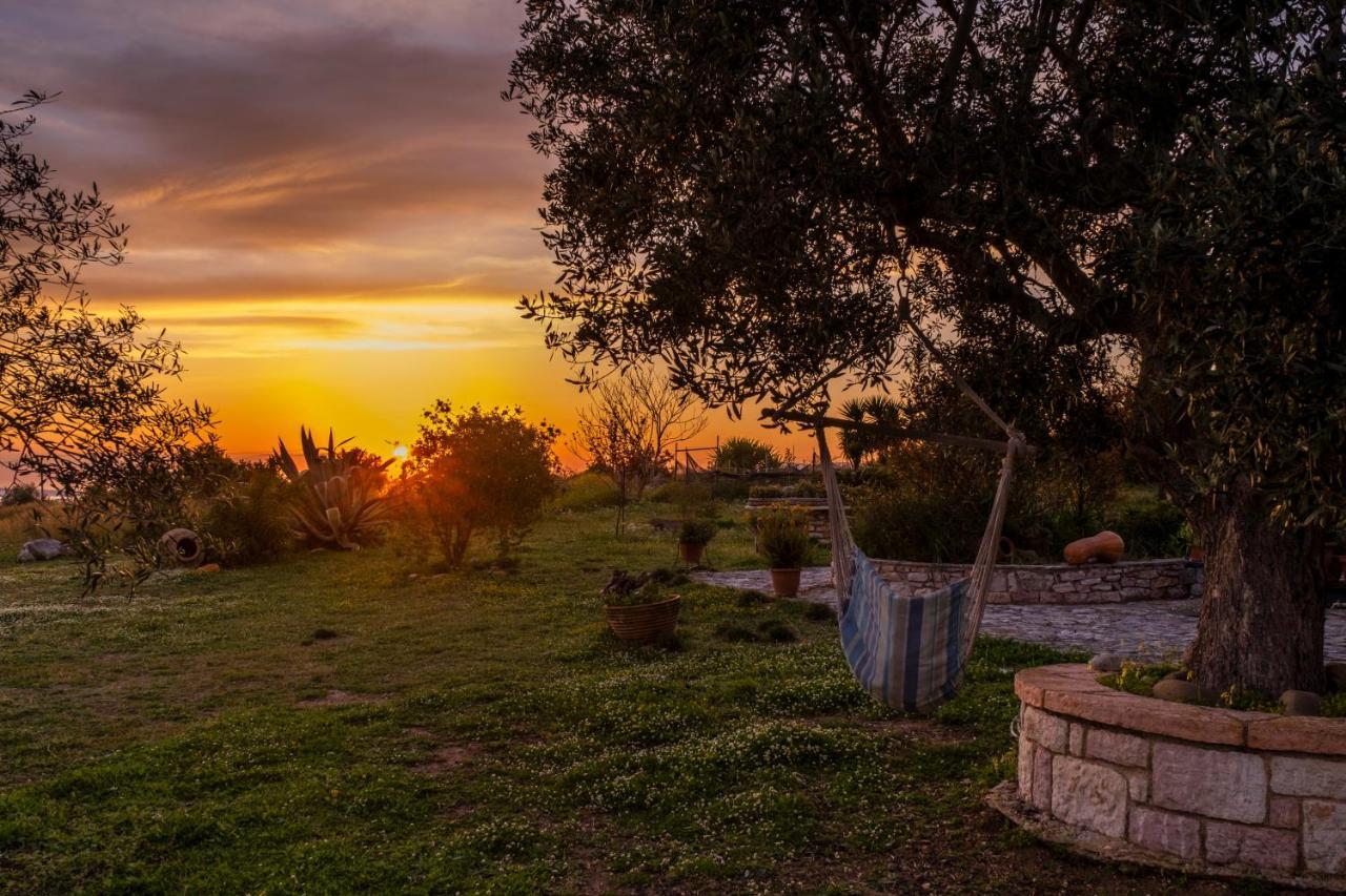 Chamaloni Cottages Finikounta Bagian luar foto